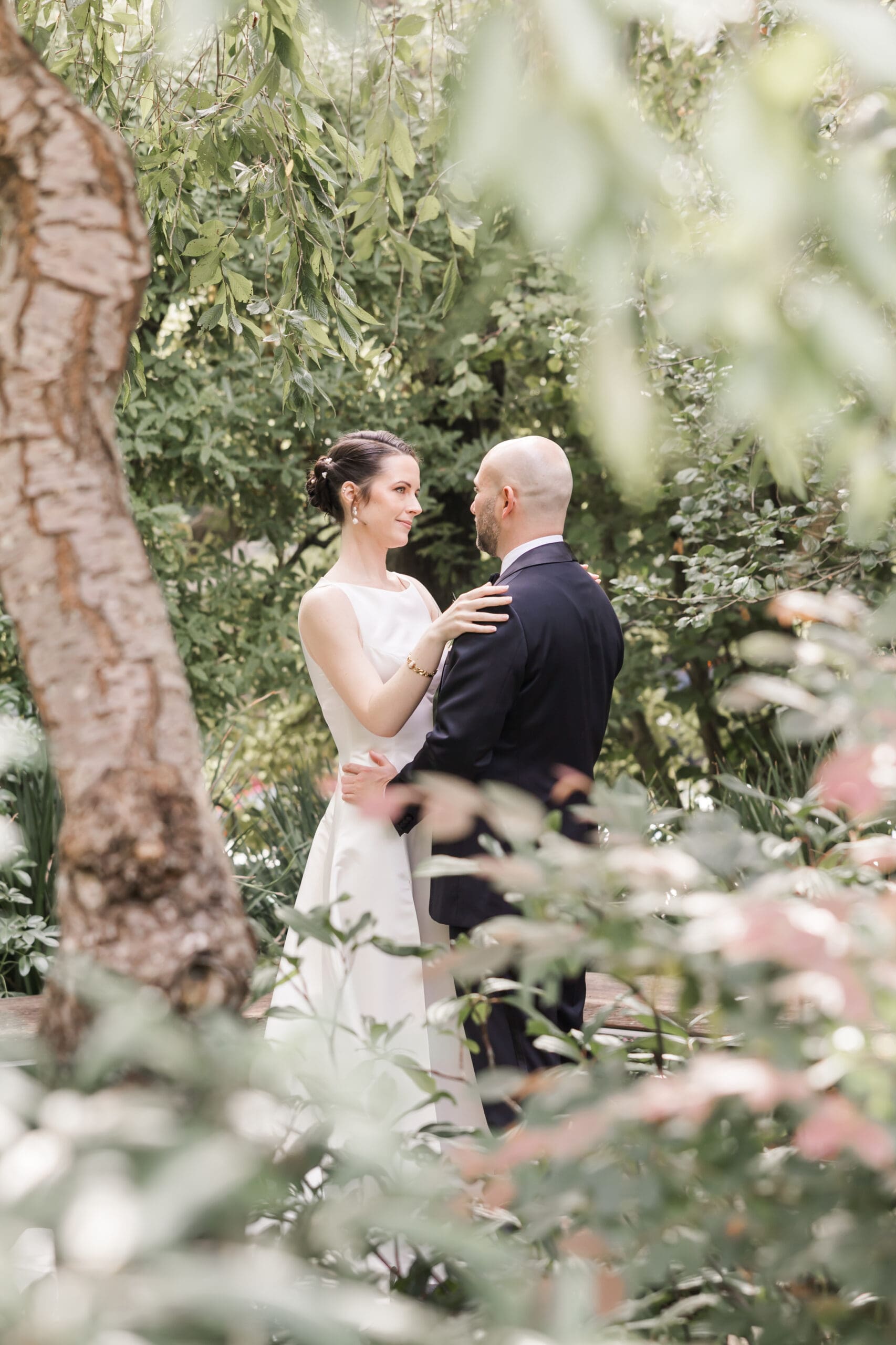 Romantic Outdoor Art Club wedding in Mill Valley. See inspiration and tips from a San Francisco Bay Area wedding photographer capturing elegant Marin County celebrations.